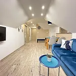 Maximus Guest house *