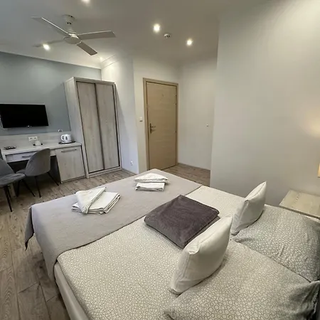 Maximus אוסטקה