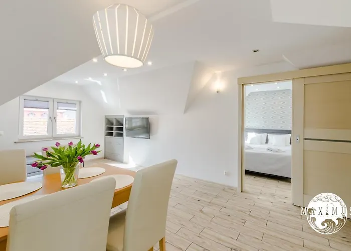 ゲストハウス Maximus ウストカ